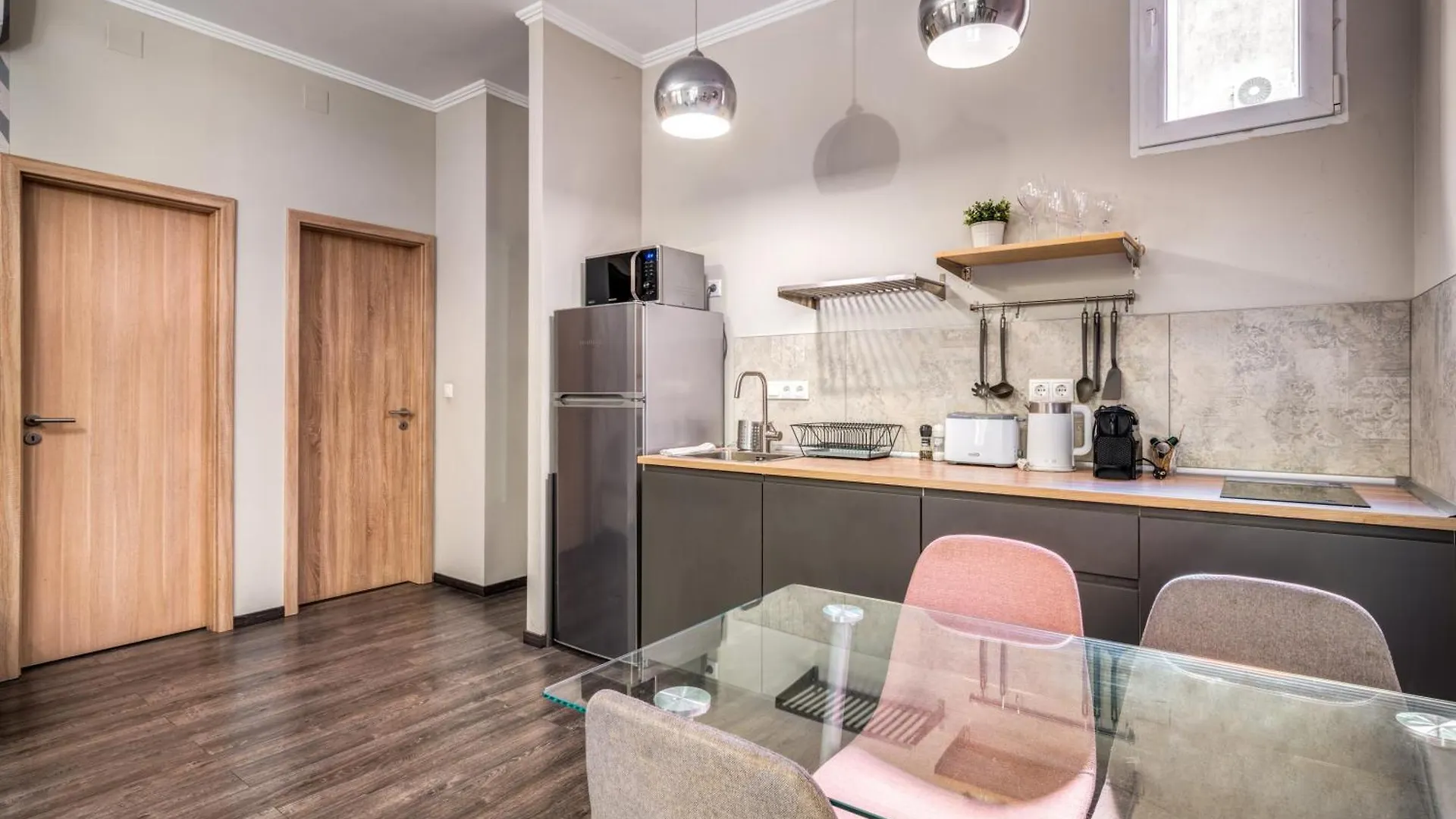 Akacfa-A13 Center 2 Bedroom Apartment ブダペスト